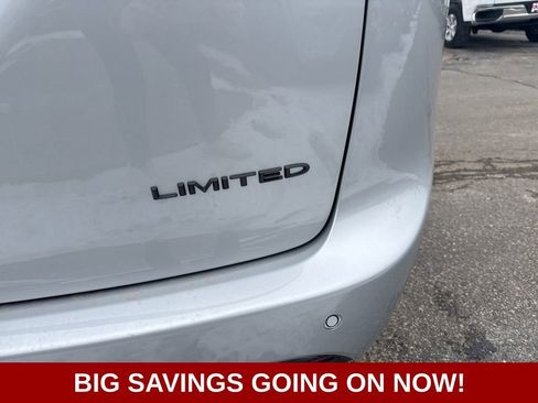 New 2026 Chrysler Pacifica Limited image 11