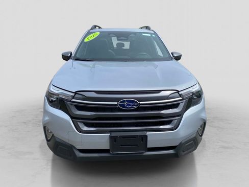 Certified 2025 Subaru Forester Premium AWD/4WD image 9