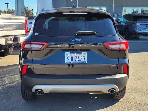 Certified 2023 Ford Escape SE image 5