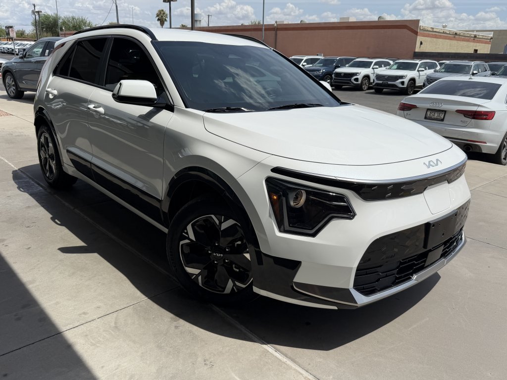Used 2025 Kia Niro Wind FWD image 6