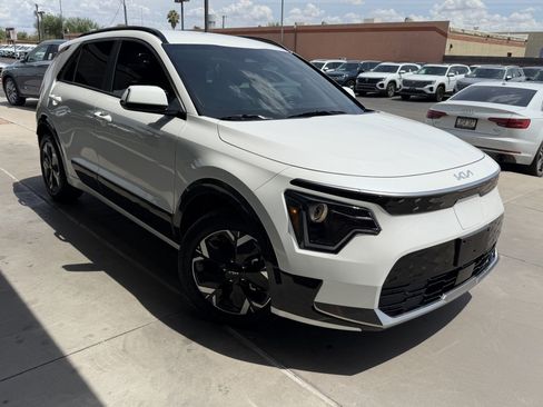 Used 2025 Kia Niro Wind FWD image 6
