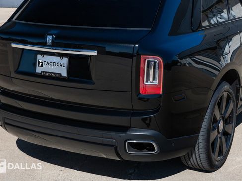 Used 2021 Rolls-Royce Cullinan image 17