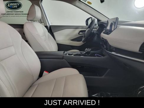 Used 2026 Nissan Rogue SL AWD/4WD image 18