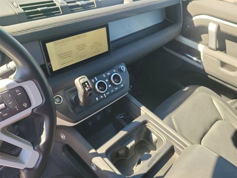 Used 2024 Land Rover Defender 110 X-Dynamic SE image 26