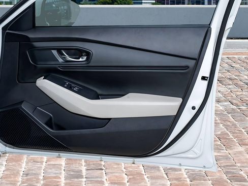 Used 2023 Honda Accord EX image 13