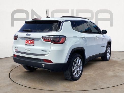 Used 2023 Jeep Compass Latitude AWD/4WD image 14