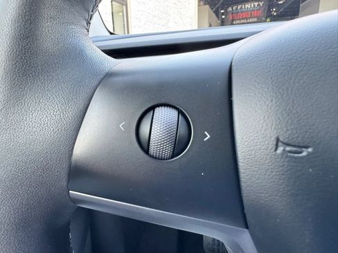 Used 2023 Tesla Model Y Long Range AWD/4WD image 22