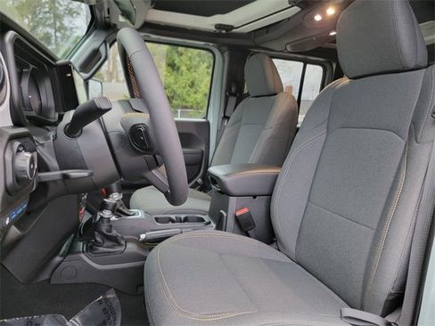 Certified 2024 Jeep Wrangler Unlimited image 20