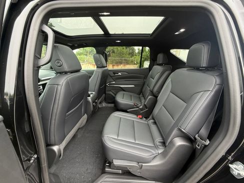 New 2026 Chevrolet Traverse LT w/ Sun and Wheel Package FWD image 23