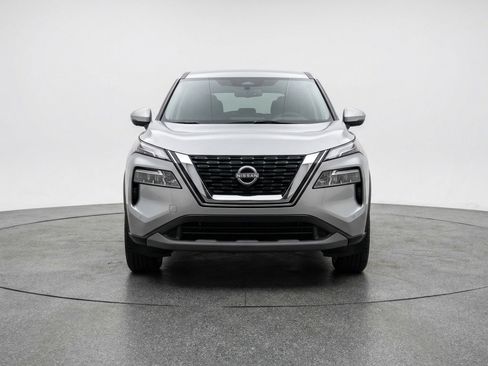 Used 2025 Nissan Rogue SV AWD/4WD image 2
