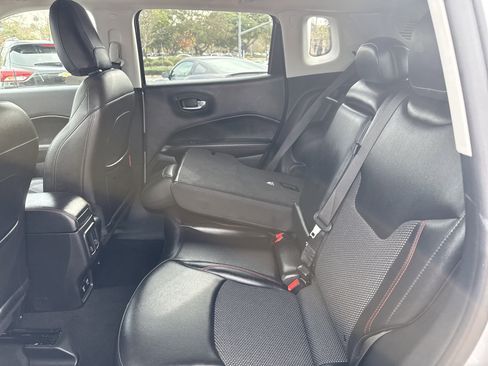 Used 2020 Jeep Compass Trailhawk image 15