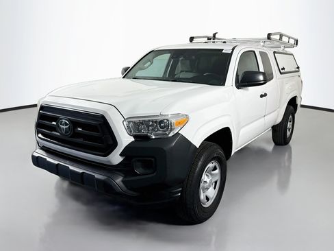 Used 2022 Toyota Tacoma SR RWD image 4
