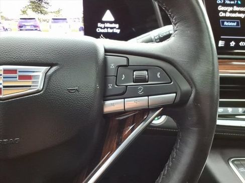 Used 2023 Cadillac Escalade Premium Luxury AWD/4WD image 35