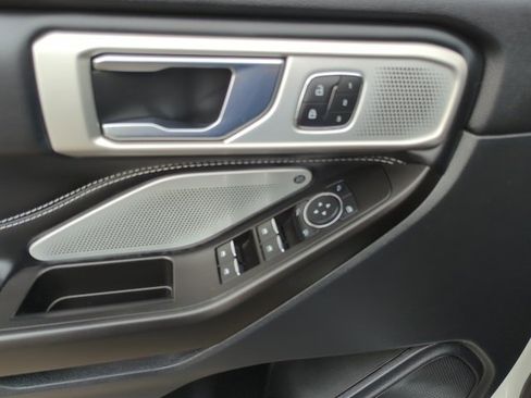 Used 2020 Ford Explorer ST w/ Premium Technology Package image 18