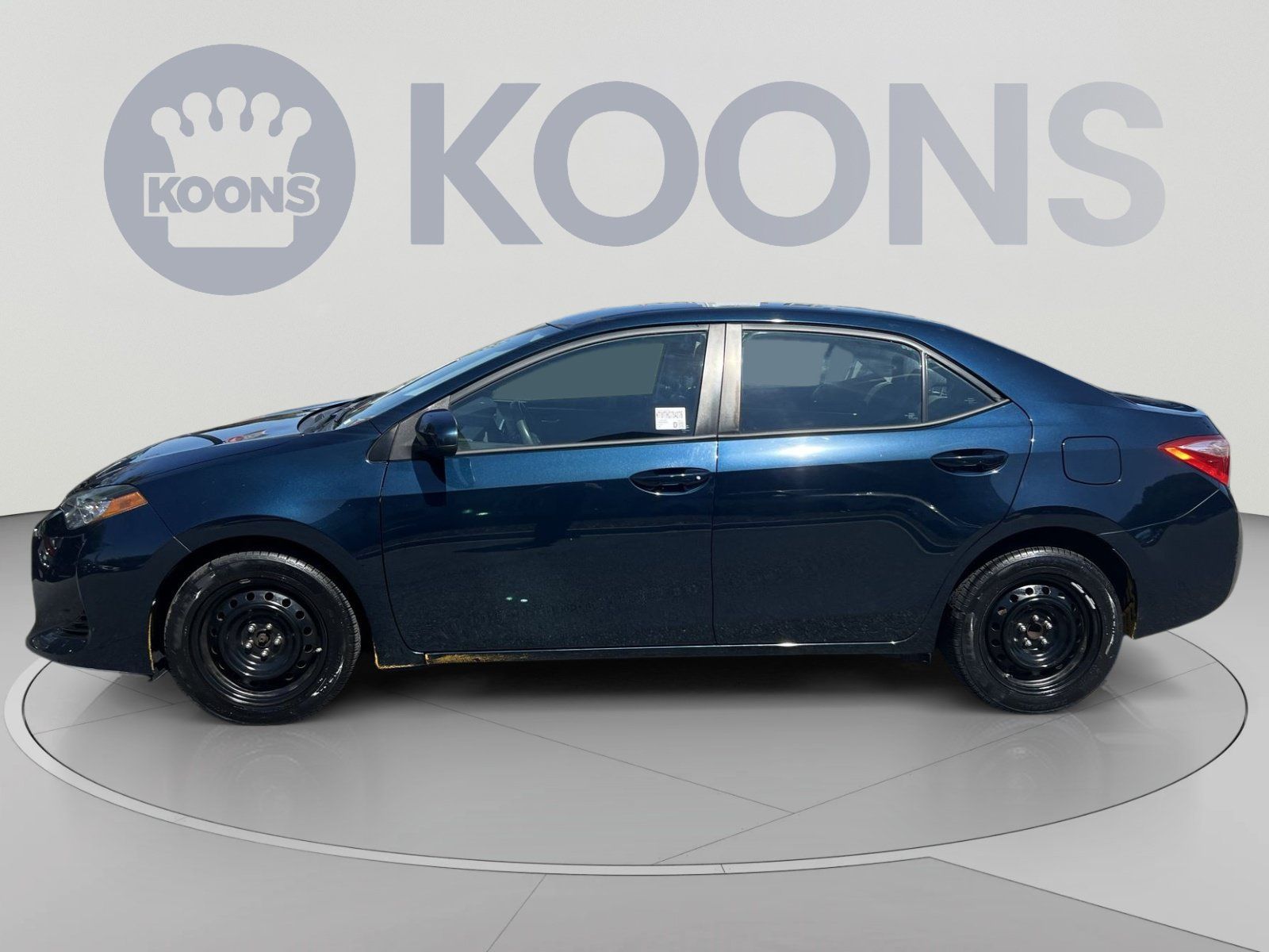 Used 2017 Toyota Corolla LE FWD image 2