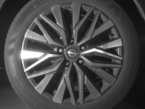 Used 2025 Nissan Altima 2.5 SV FWD image 15