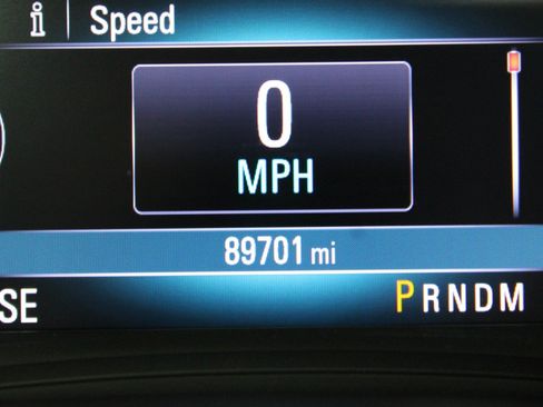 Used 2019 Buick Encore Essence FWD image 32