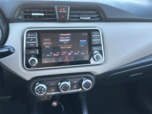 Used 2021 Nissan Versa SV FWD image 21