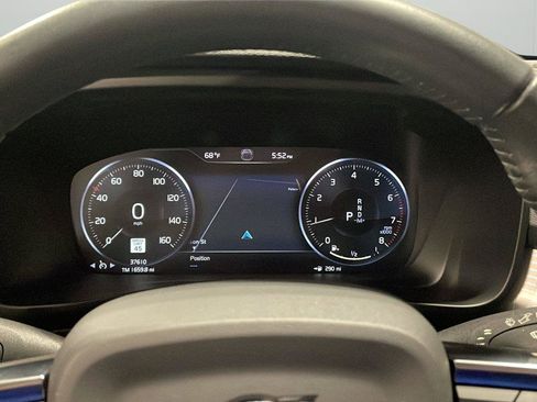 Used 2021 Volvo XC40 T5 Momentum w/ Premium Package AWD/4WD image 15