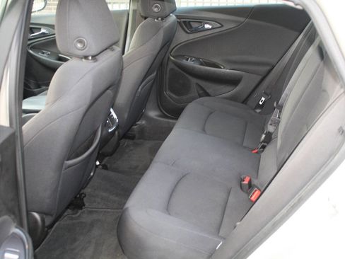 Used 2016 Chevrolet Malibu LT image 7
