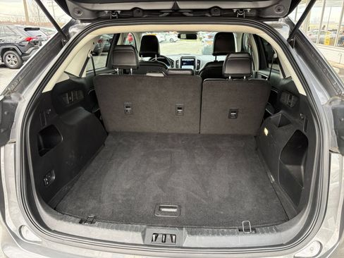 Used 2024 Ford Edge SEL AWD/4WD image 25