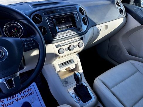 Used 2016 Volkswagen Tiguan S image 38