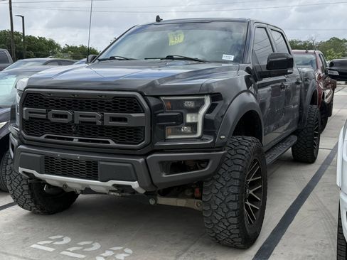Used 2019 Ford F150 Raptor w/ Equipment Group 802A Luxury AWD/4WD image 11