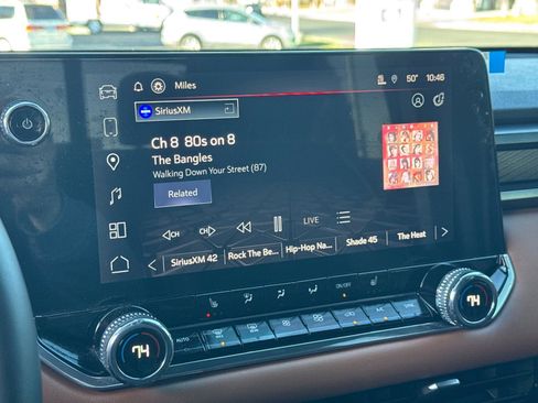 Used 2025 GMC Canyon AT4 w/ Nightfall Edition image 19