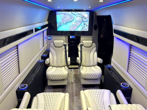 Used 2020 Mercedes-Benz Sprinter 3500 image 25