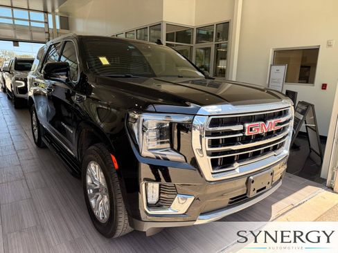 Used 2023 GMC Yukon SLT w/ SLT Premium Package RWD image 1