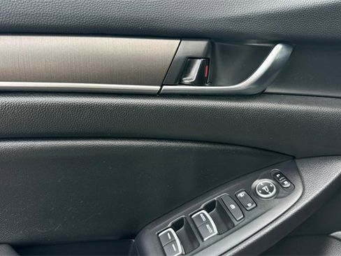 Certified 2022 Honda Accord LX image 12