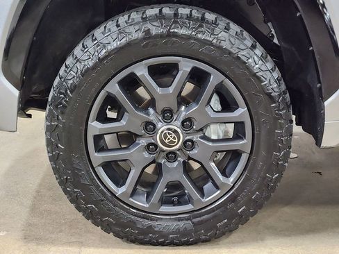 Used 2024 Toyota Tundra Platinum AWD/4WD image 26