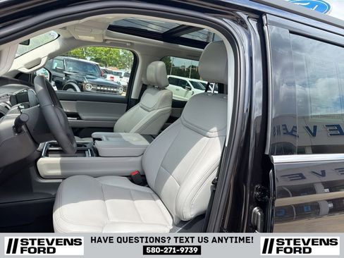Used 2025 Ford Expedition Max Active AWD/4WD image 15