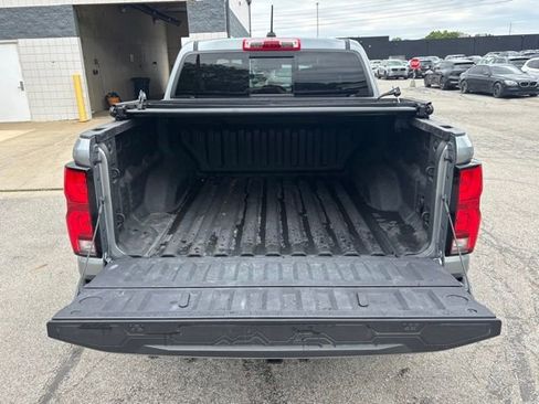 Used 2024 Chevrolet Colorado Z71 w/ Z71 Convenience Package 2 AWD/4WD image 32