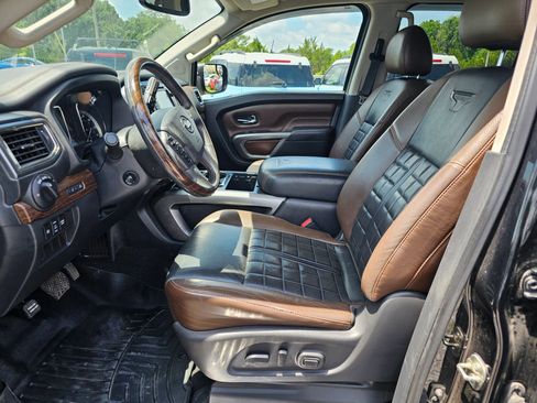 Used 2017 Nissan Titan Platinum Reserve image 4