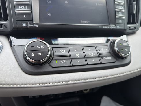 Used 2017 Toyota RAV4 Limited AWD/4WD image 7