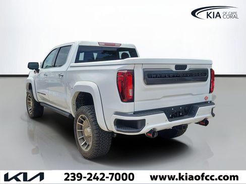 Used 2021 GMC Sierra 1500 SLT w/ SLT Premium Plus Package AWD/4WD image 4