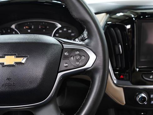 Used 2023 Chevrolet Traverse LT FWD image 12