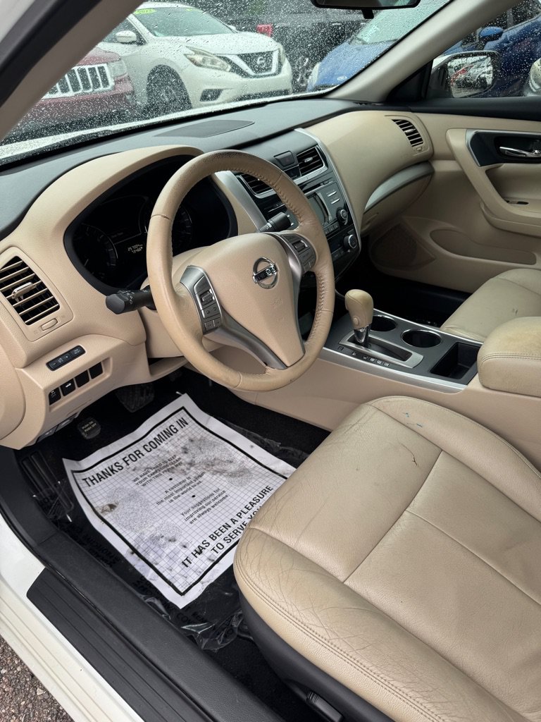 Used 2015 Nissan Altima 2.5 SV FWD image 7