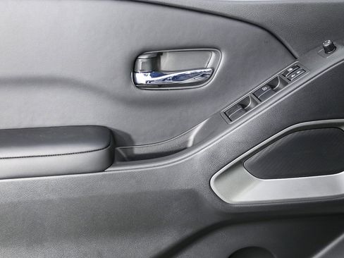 New 2025 Nissan Frontier SV image 22