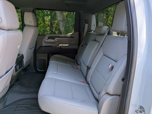 Used 2023 GMC Sierra 1500 SLT w/ SLT Premium Package AWD/4WD image 13
