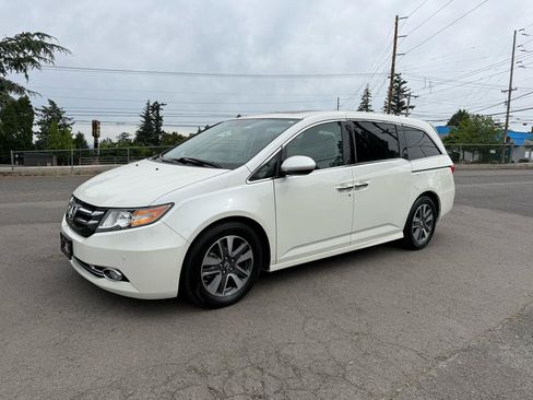 Used 2016 Honda Odyssey Touring image 2