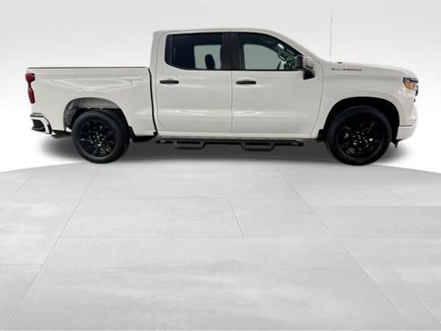 Used 2023 Chevrolet Silverado 1500 Custom image 10