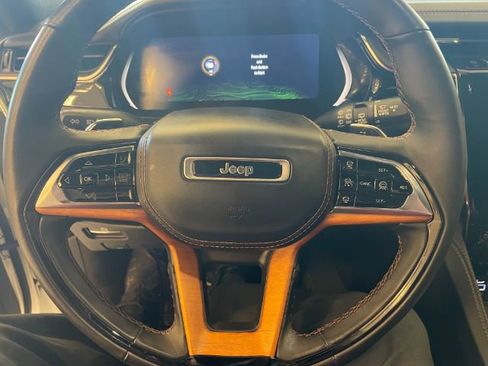 Used 2023 Jeep Grand Cherokee Summit AWD/4WD image 30
