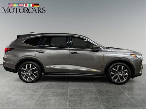 Certified 2022 Acura MDX SH-AWD w/ Technology Package image 2