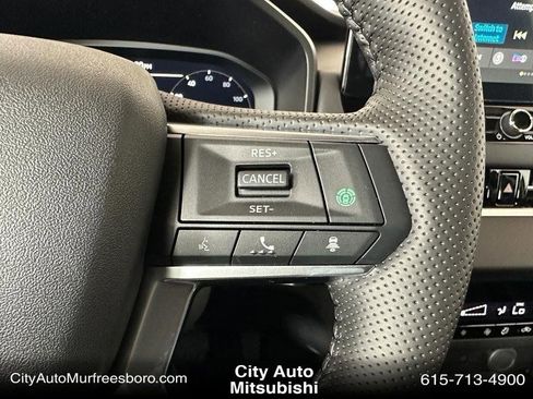 New 2025 Mitsubishi Outlander SE image 22