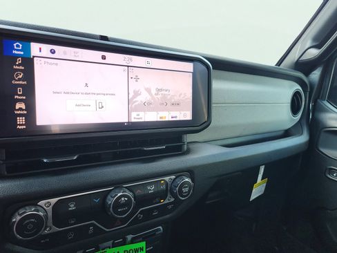 New 2025 Jeep Gladiator Sport AWD/4WD image 37