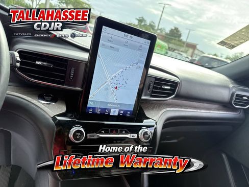 Used 2023 Ford Explorer Platinum w/ Technology Package AWD/4WD image 24