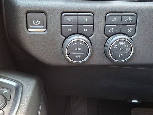 Used 2024 Chevrolet Silverado 3500 High Country w/ High Country Premium Package AWD/4WD image 27