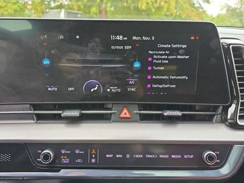 Used 2023 Kia Sportage SX image 37